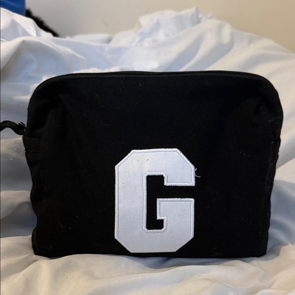 Make up bag initial “G”